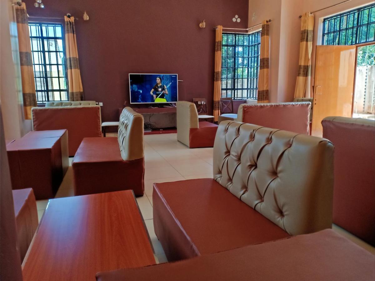 The Peak Meadows Hotel Ньери Экстерьер фото